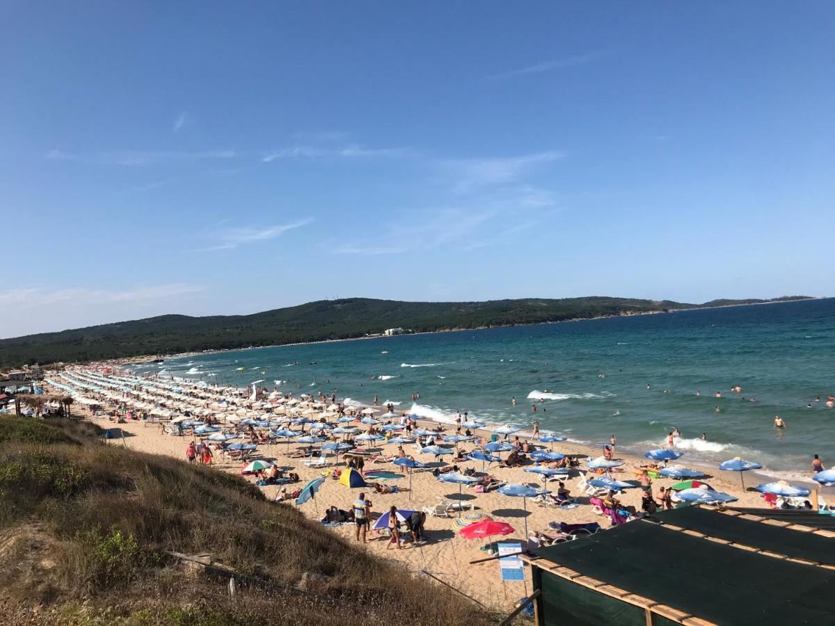 Familienapartment Am Strand In Primorsko Exterior photo